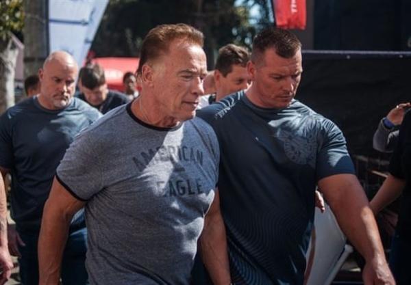 قوی ترین مرد جهان که آرنولد در مقایسه با او ریزنقش است!
